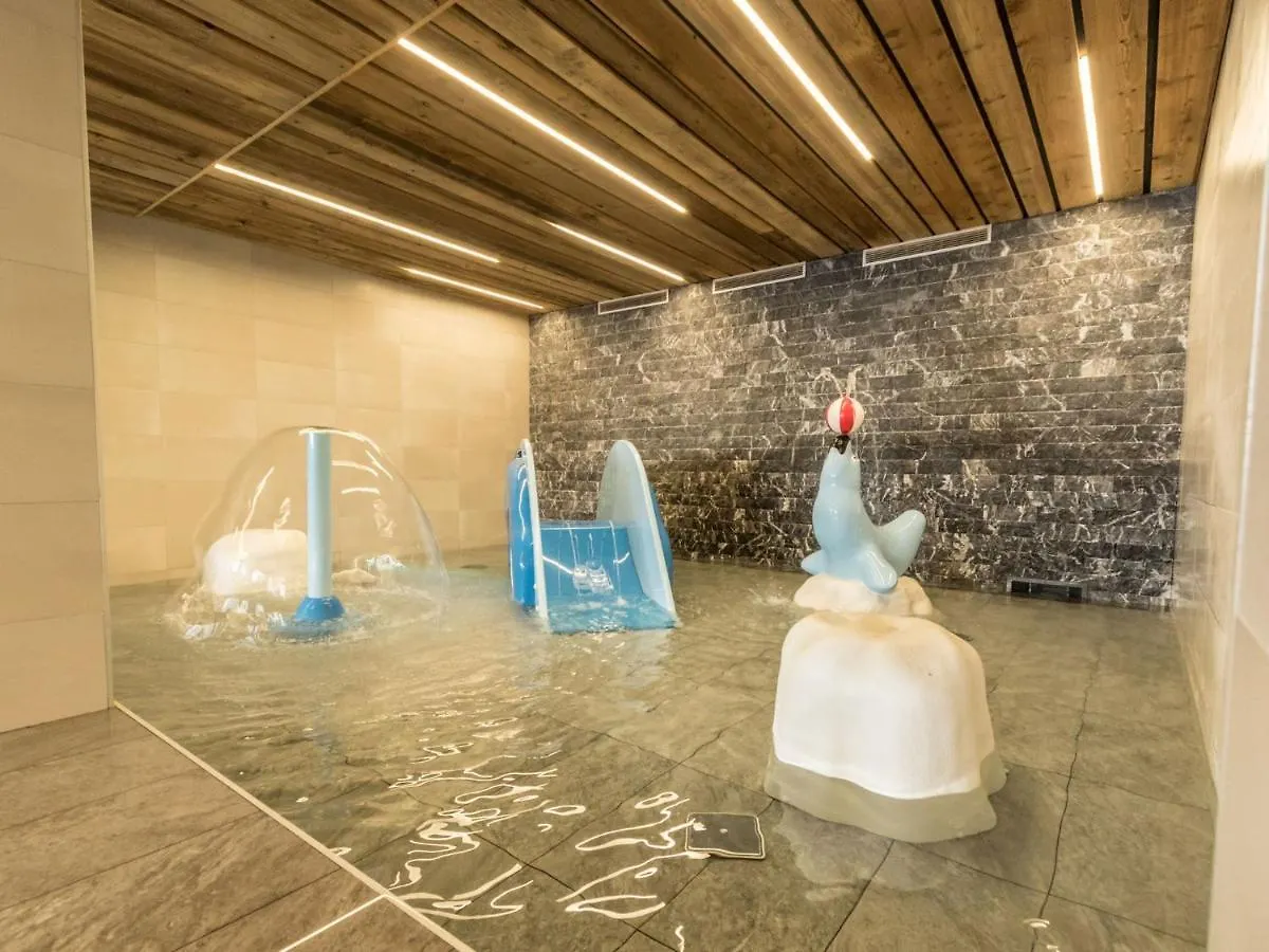 Hilltop Apartment In Arc 2000 With Indoor Pool Les Arcs